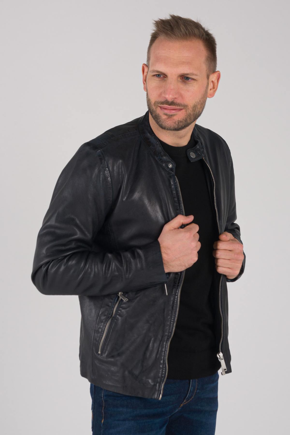 Men's blue leather jacket - Image n°1