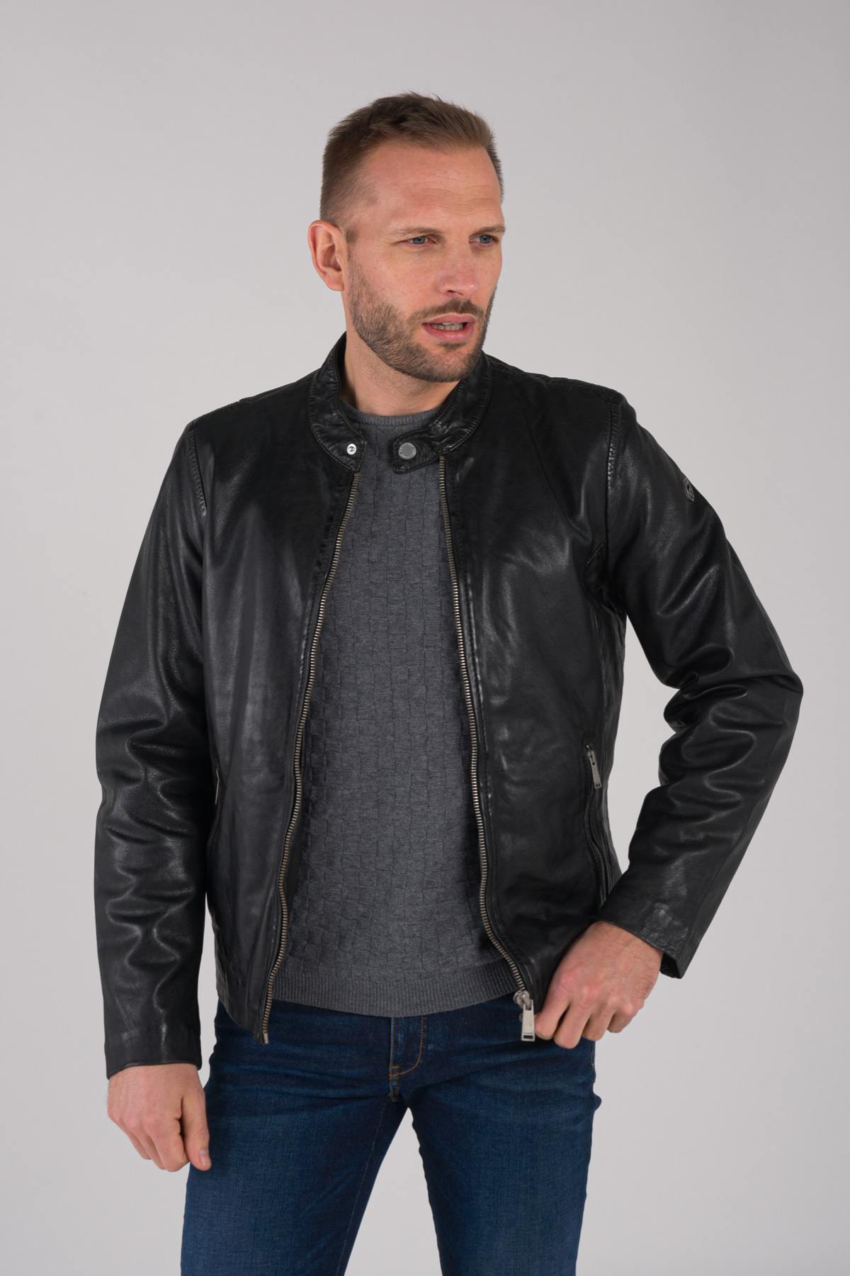 Men's black leather jacket - Image n°4