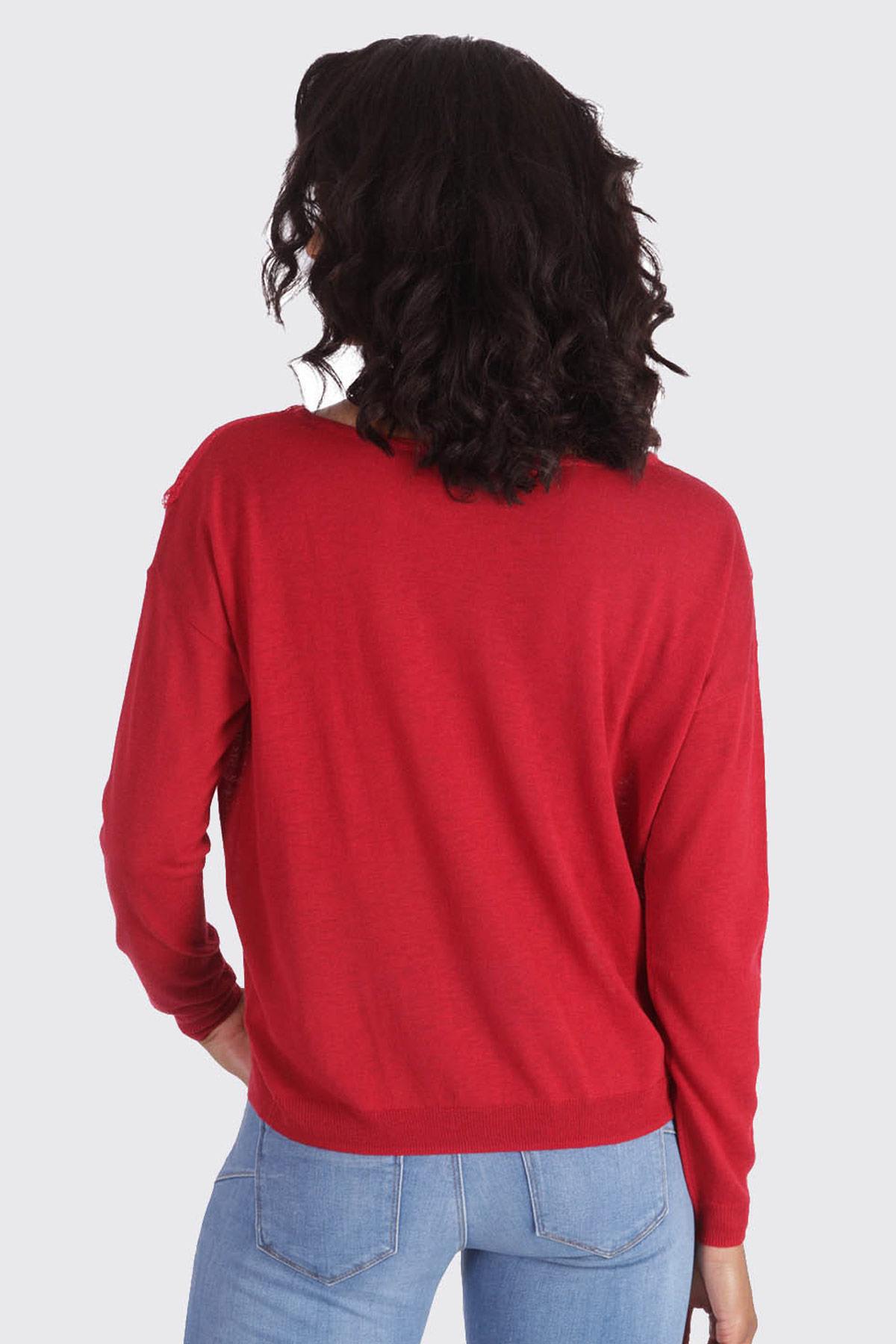 Thin red sweater with lace - Image n°3