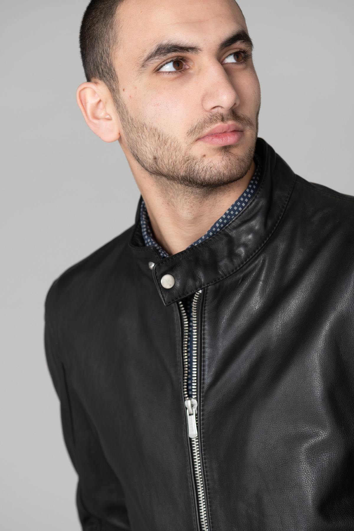 Black leather jacket with snap collar - Image n°6