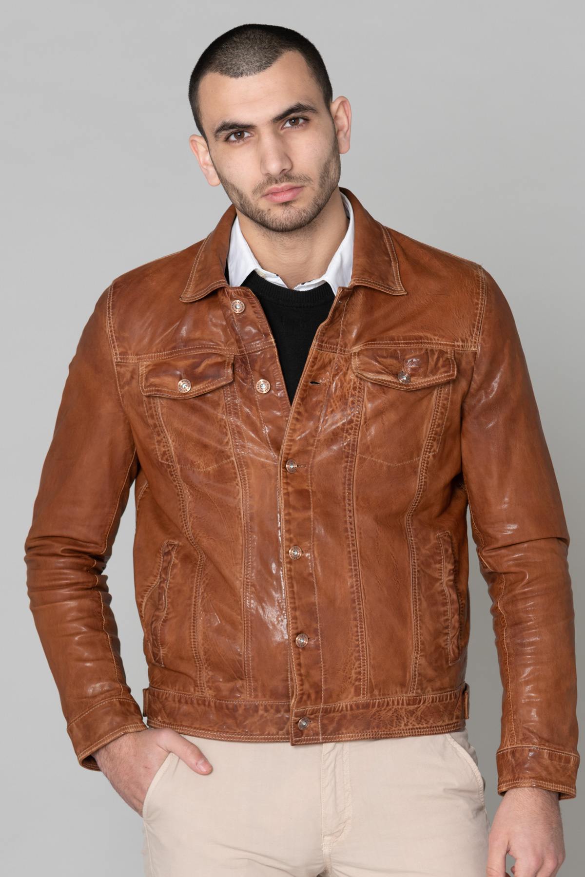 Distressed brown leather jacket with flap collar - Image n°4