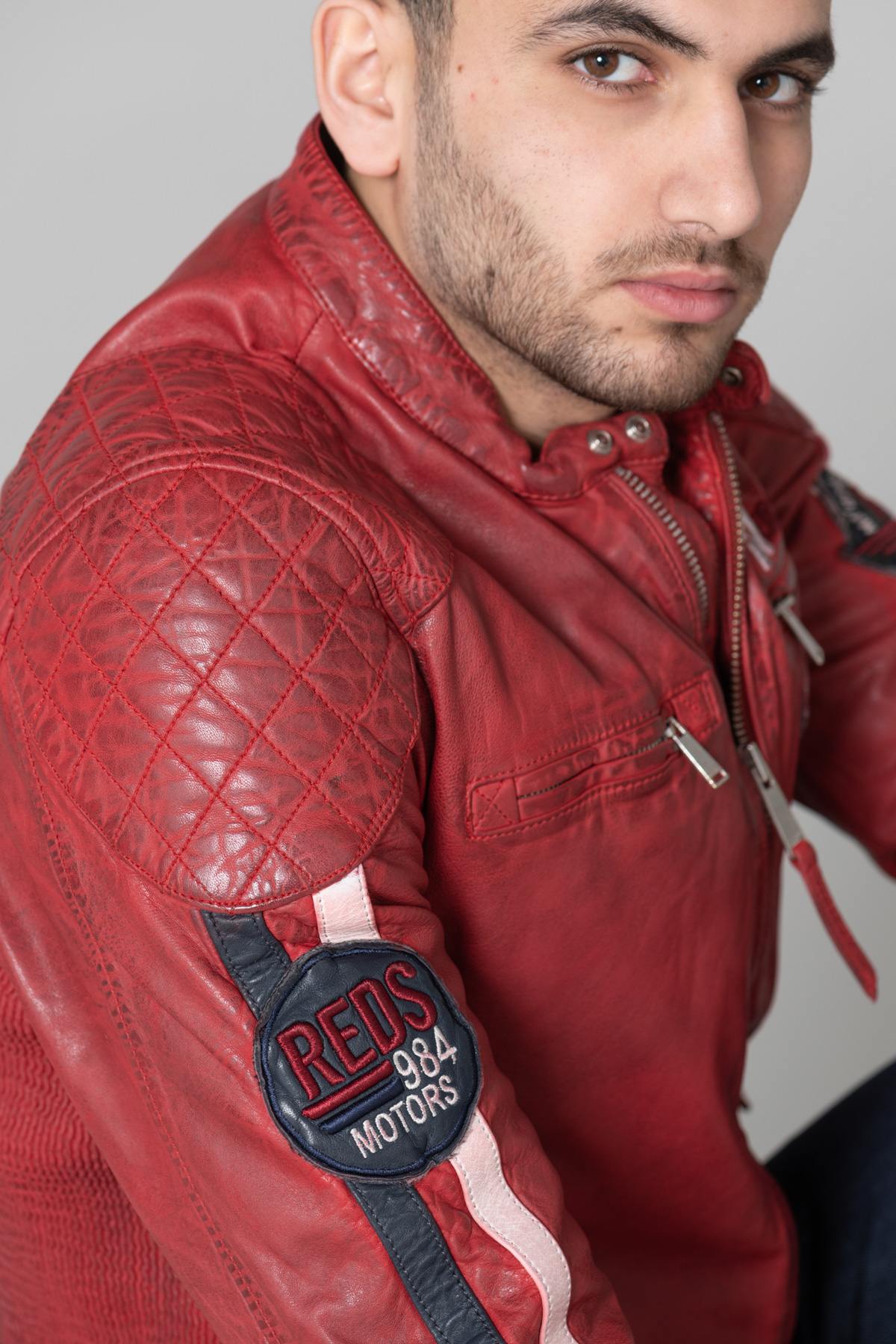 Red leather jacket with biker patches - Image n°8