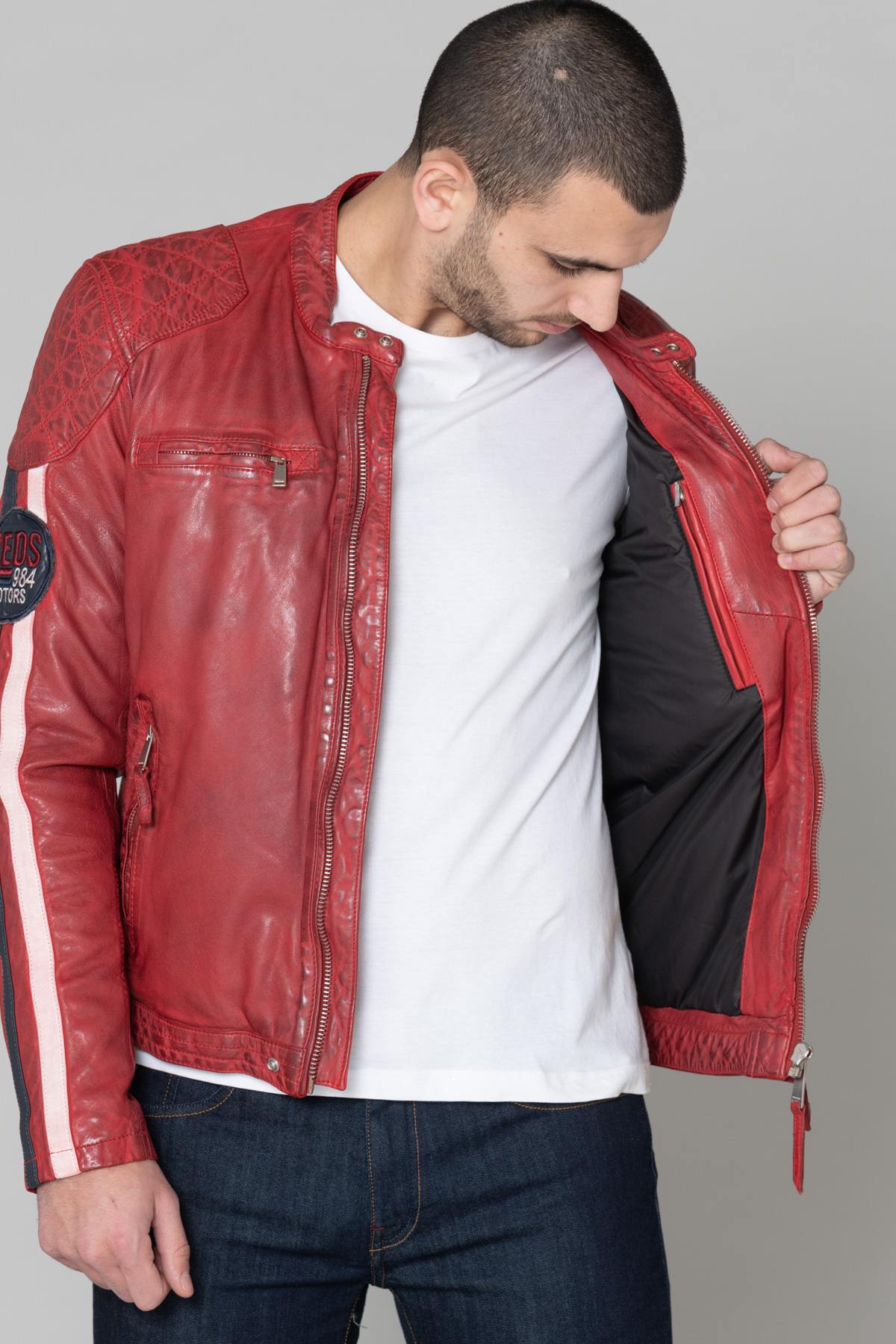 Red leather jacket with biker patches - Image n°4