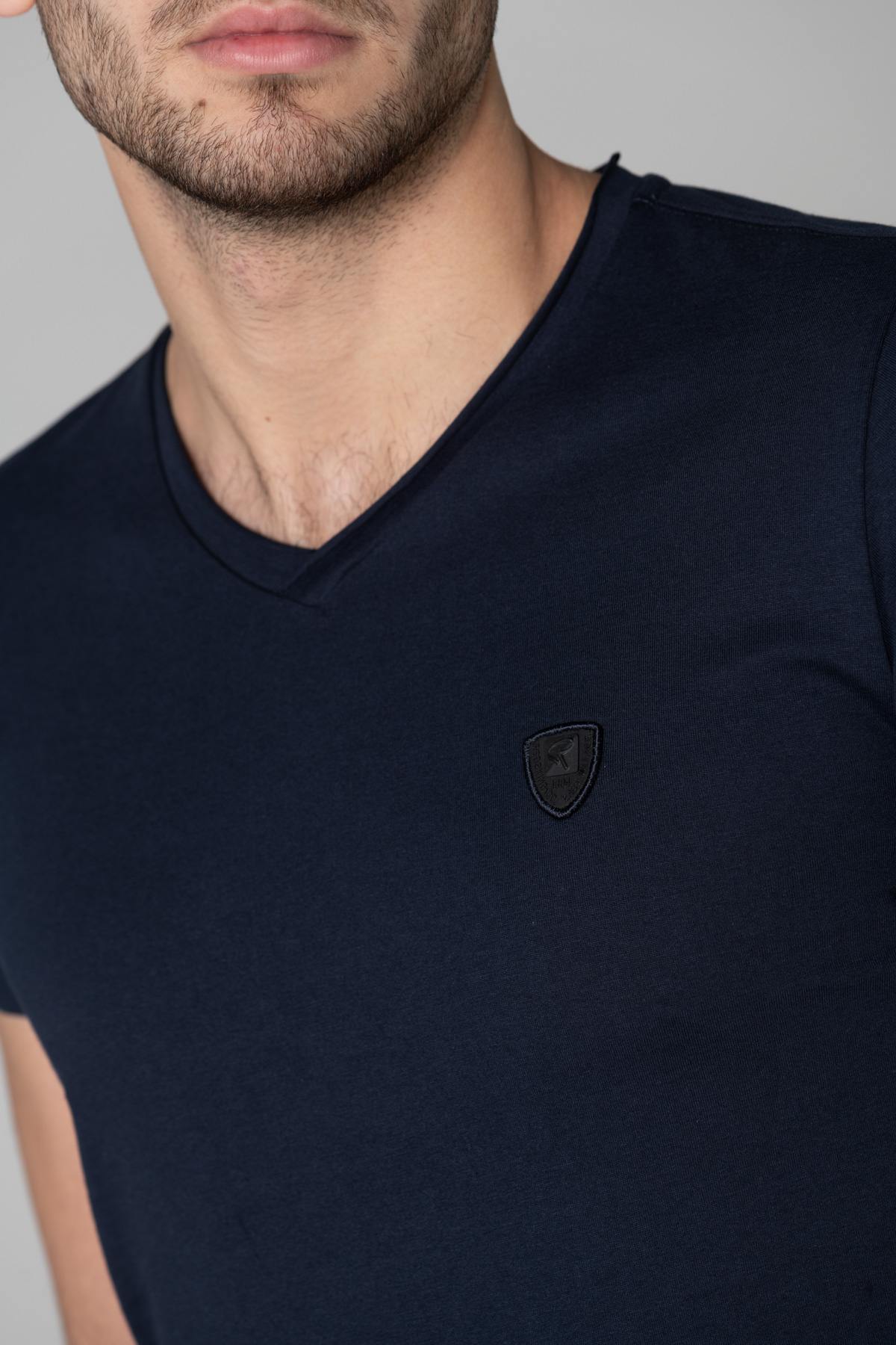 Navy blue V-neck t-shirt - Image n°4