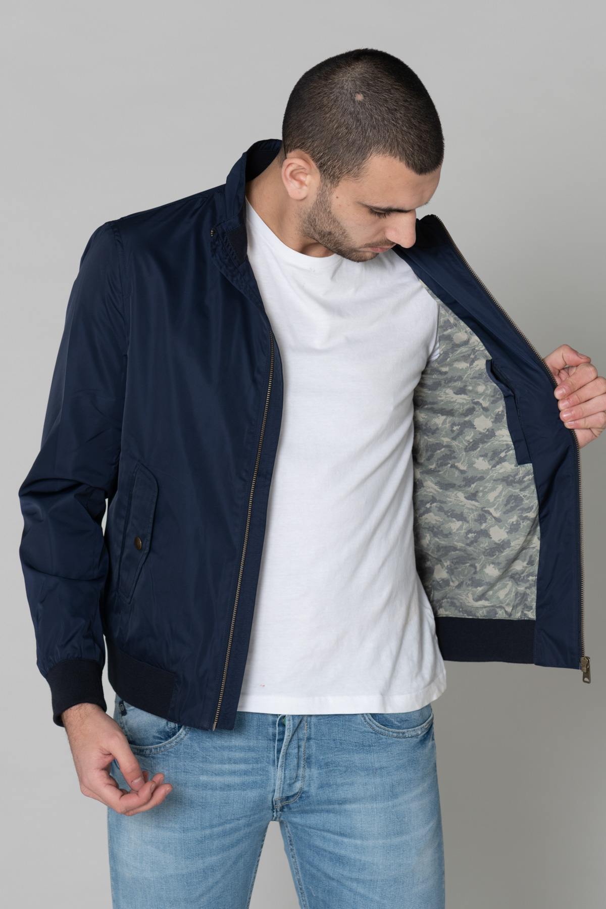 Lightweight navy nylon jacket - Image n°4