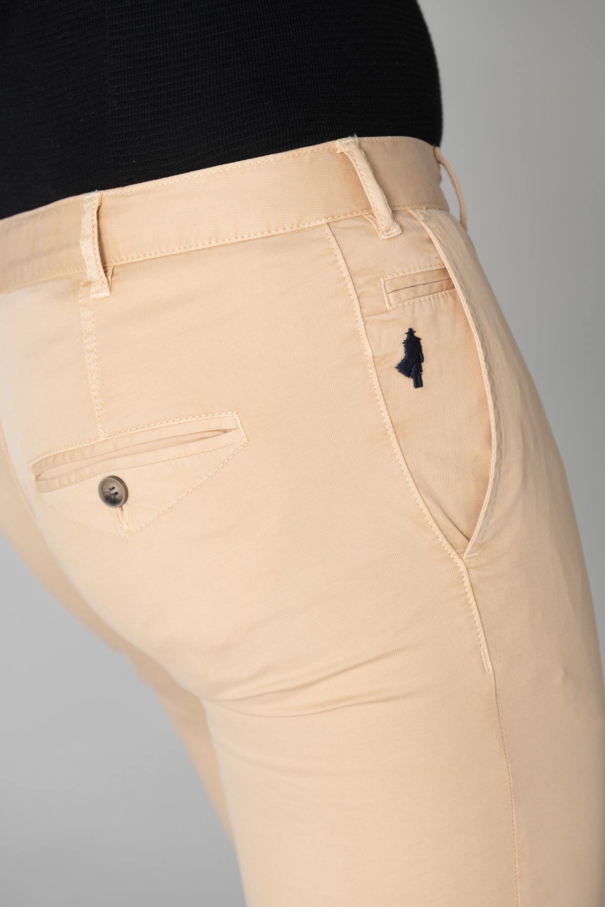 Beige chino pants for men - Image n°2