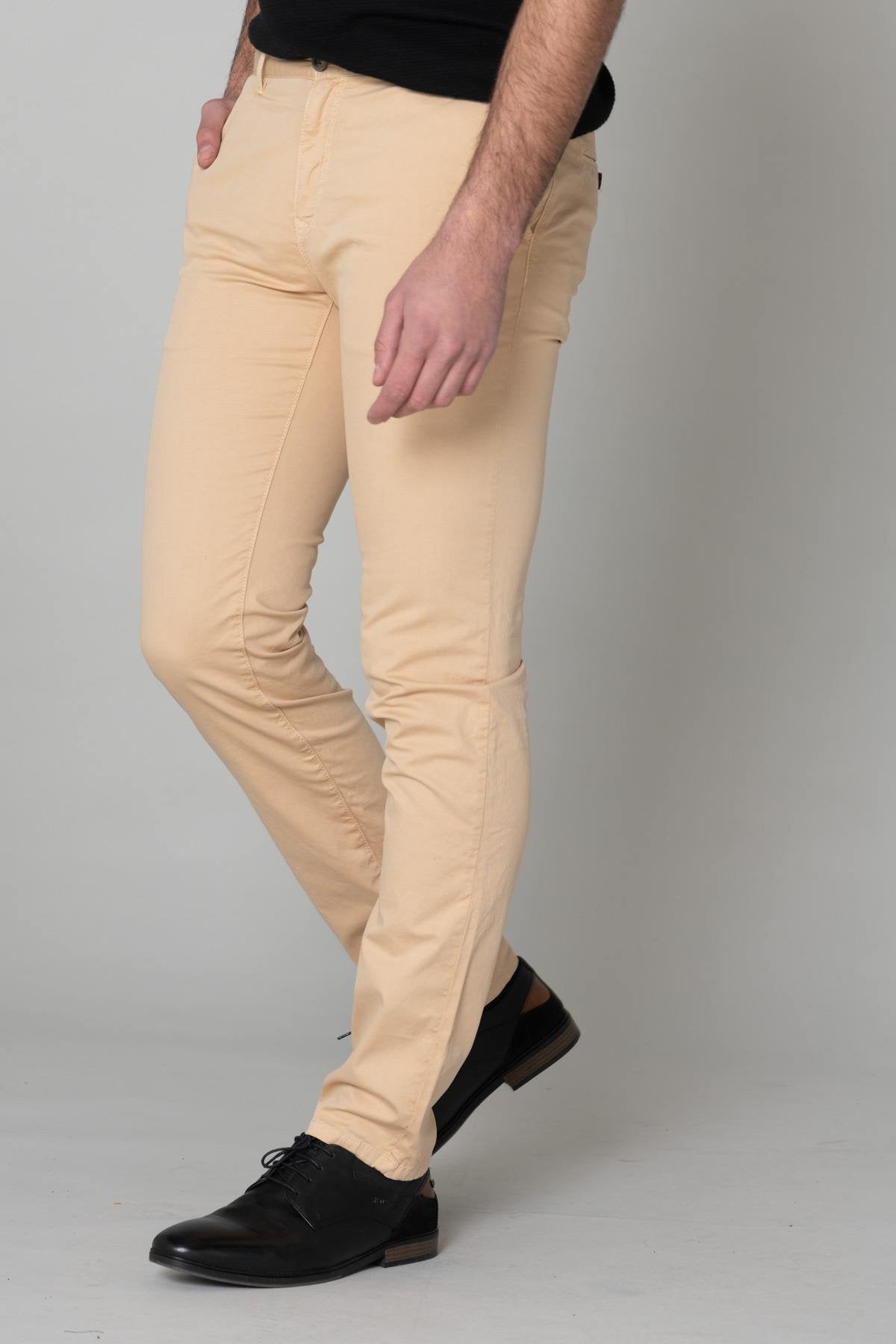 Beige chino pants for men - Image n°5