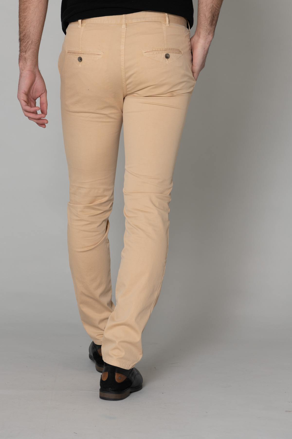 Beige chino pants for men - Image n°4