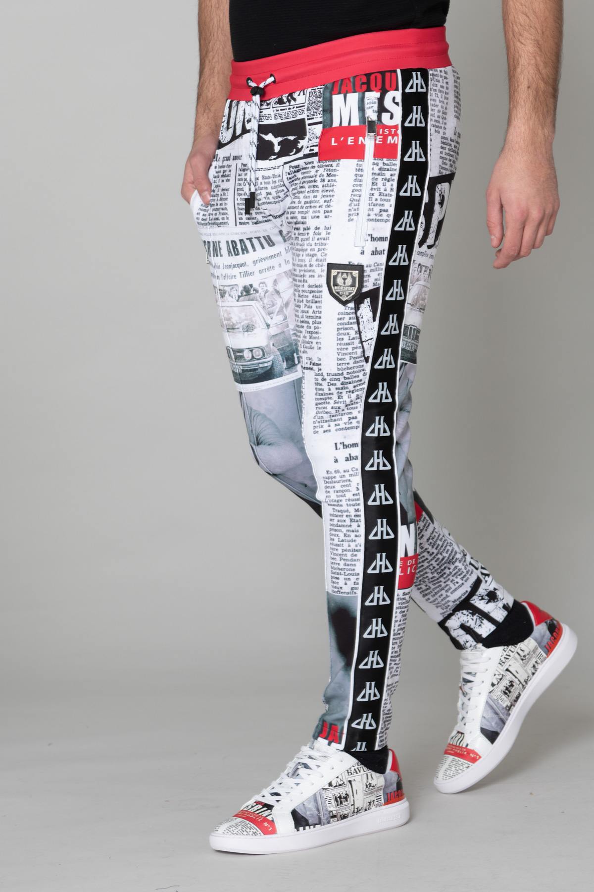 Newspaper Pattern Sweatpants - Image n°1