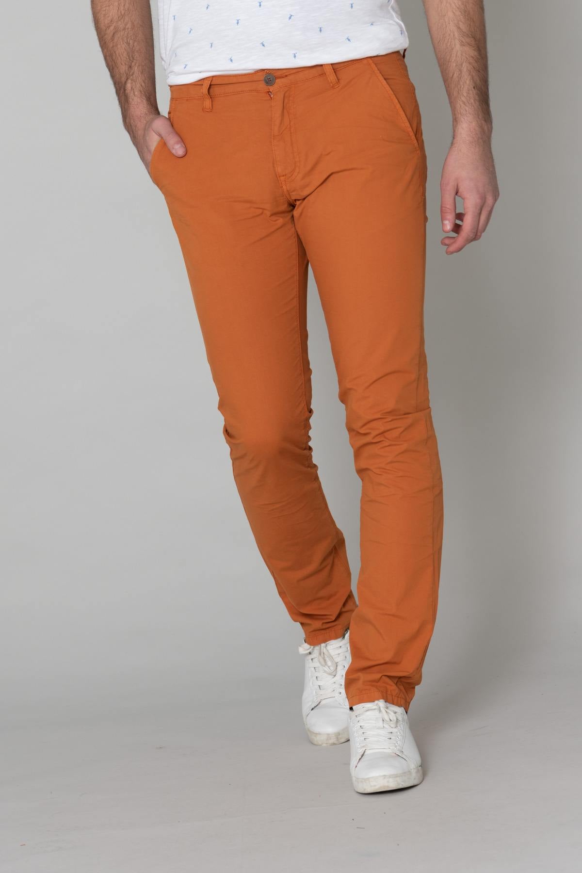 Men's rust orange chinos - Image n°1