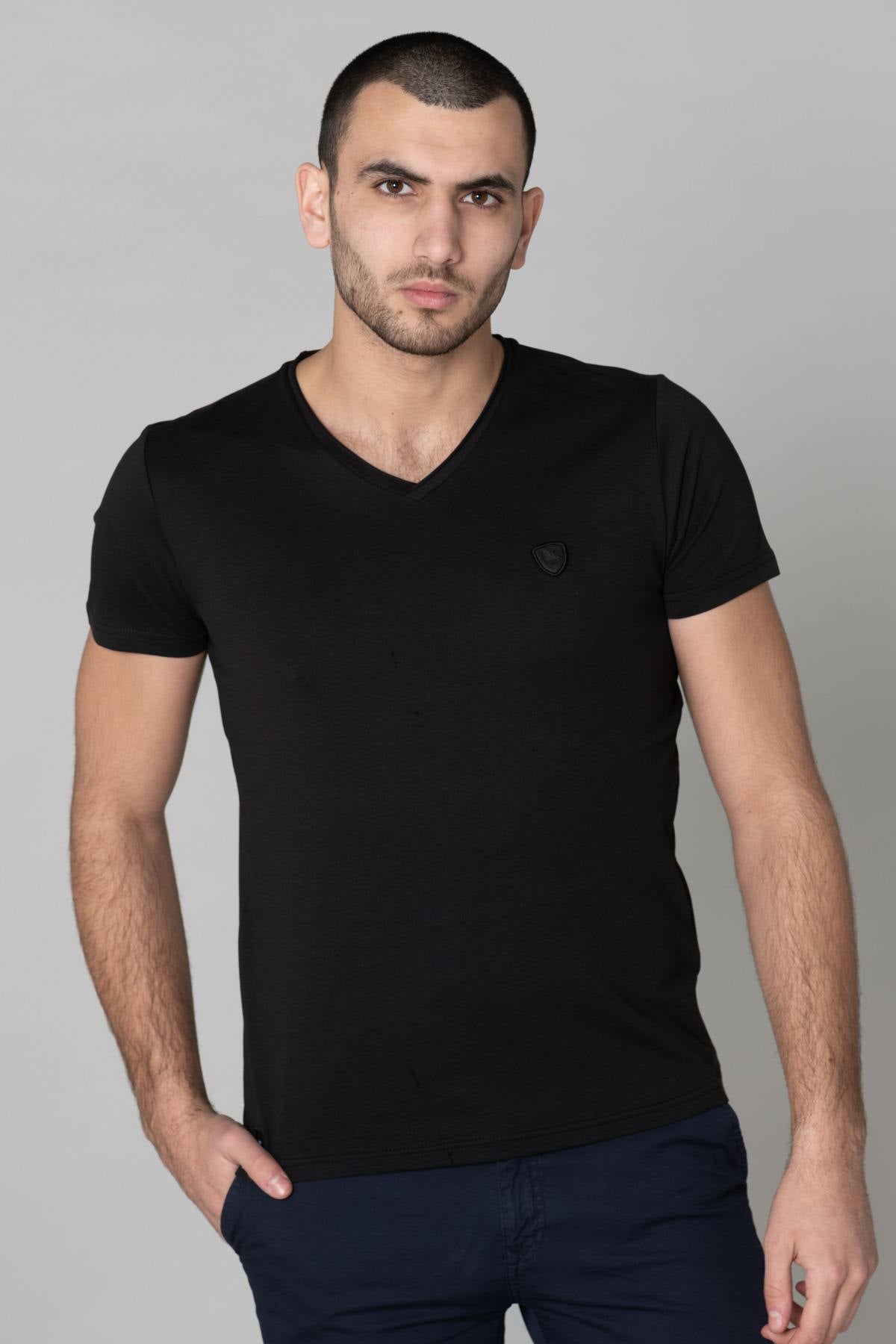 Plain black V-neck t-shirt - Image n°1