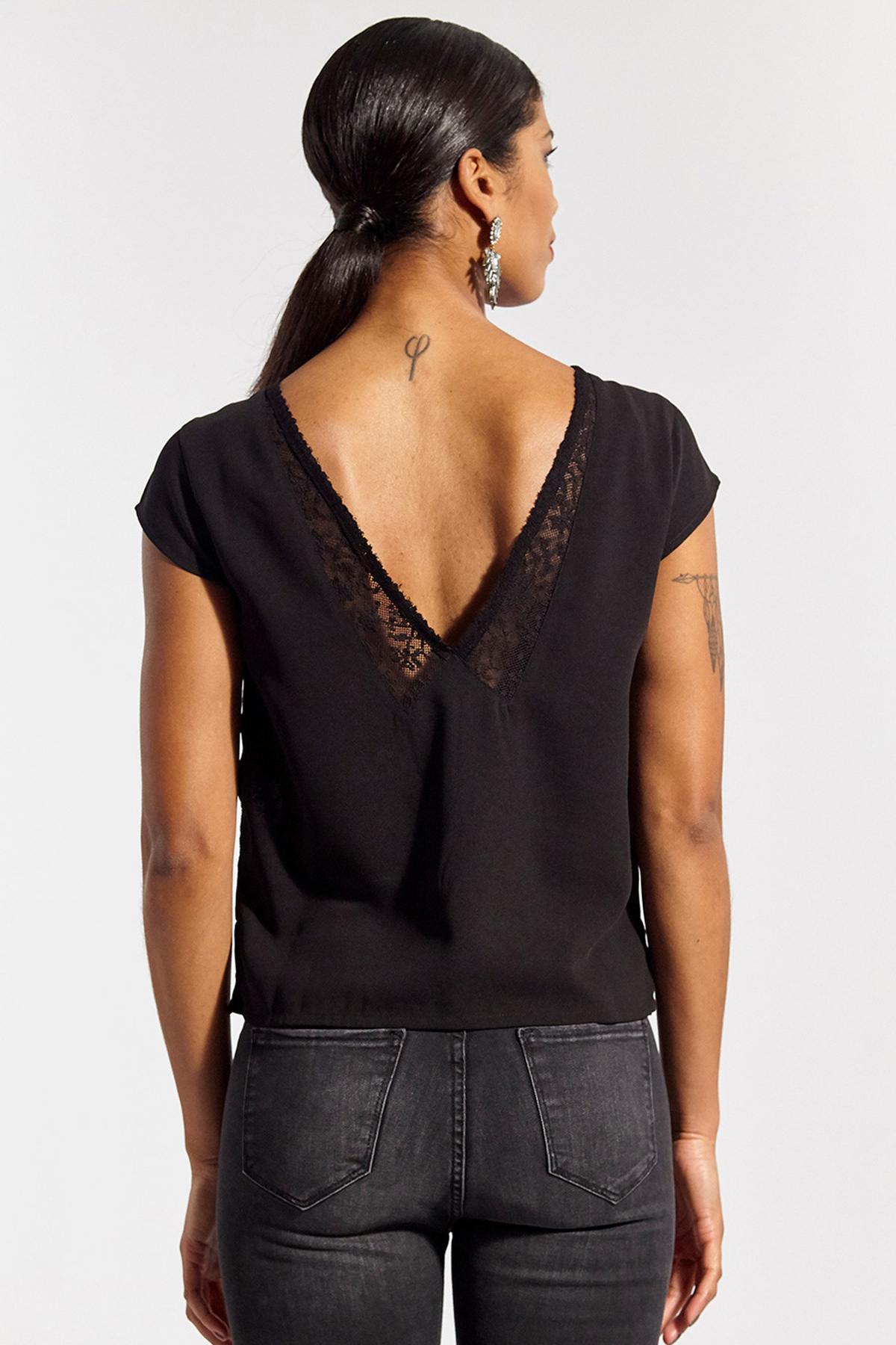 Women's black backless t-shirt - Image n°3