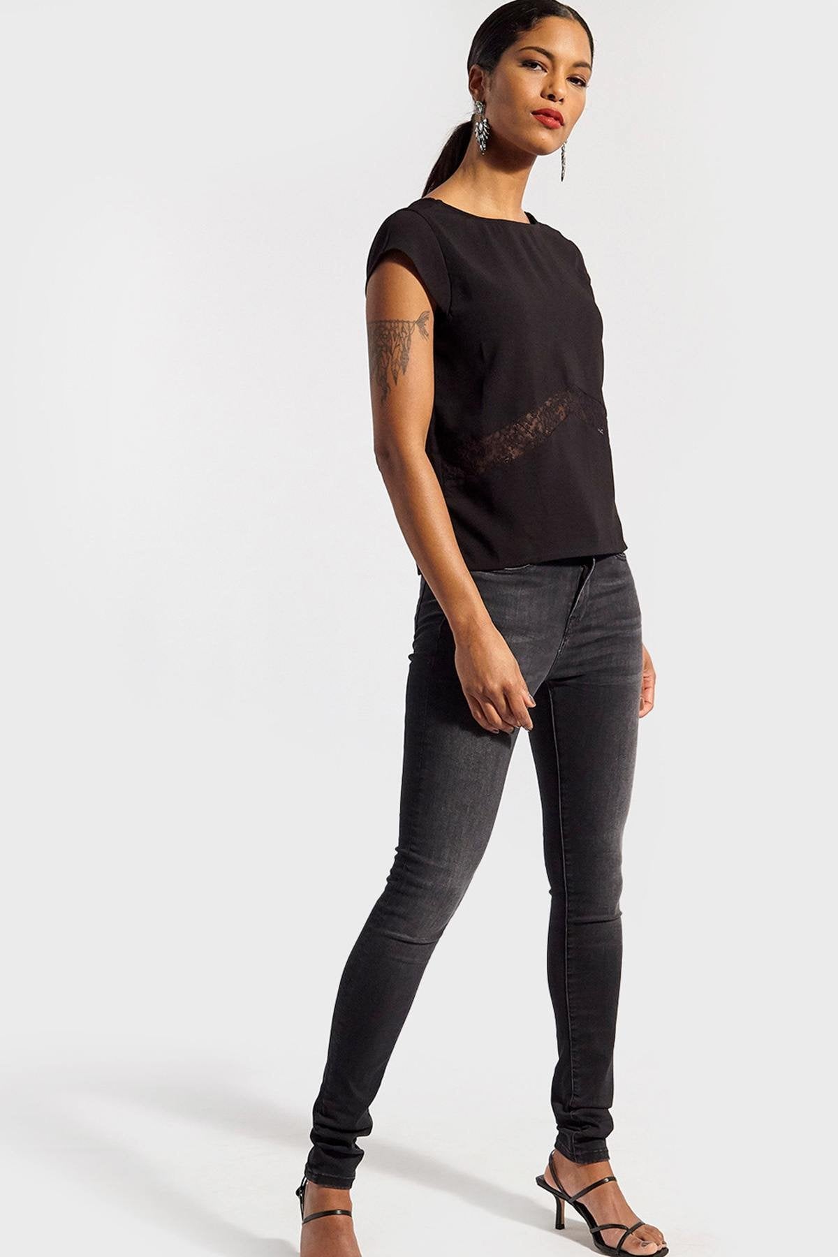 Women's black backless t-shirt - Image n°4