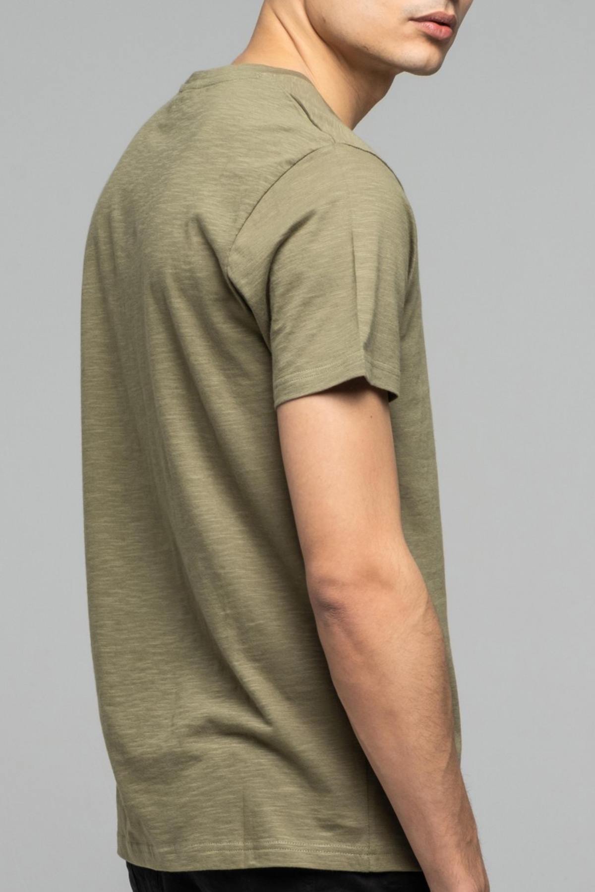 Men's khaki flowing t-shirt - Image n°2