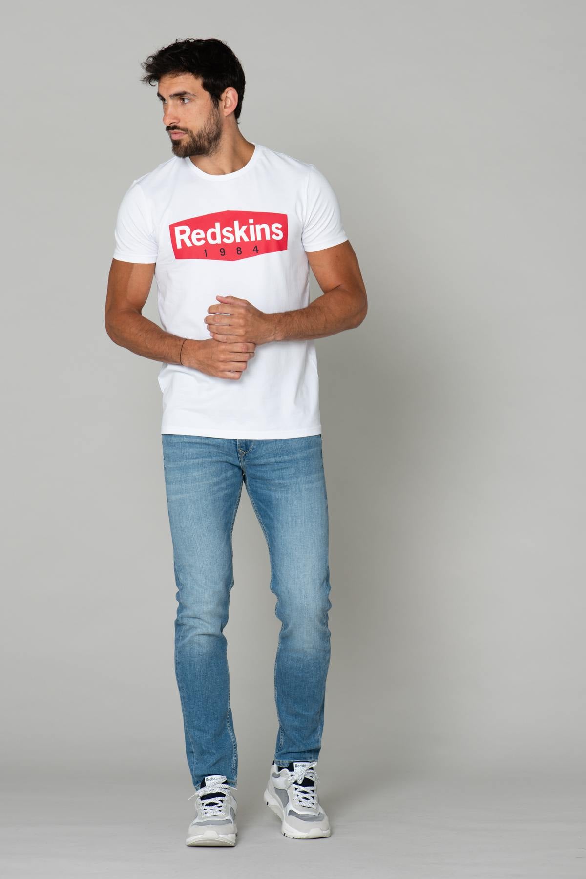 White t-shirt with red logo on chest - Image n°2