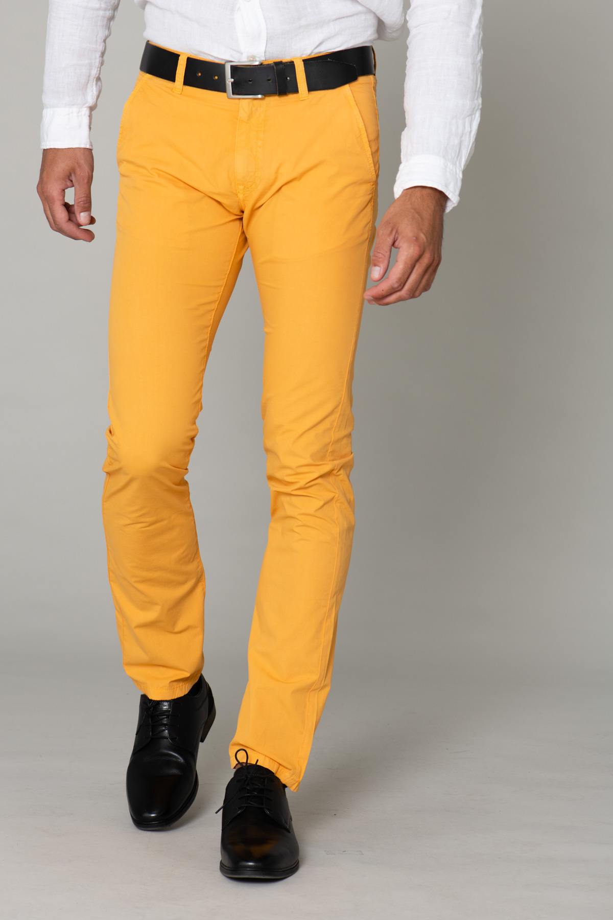 Yellow chino pants - Image n°1