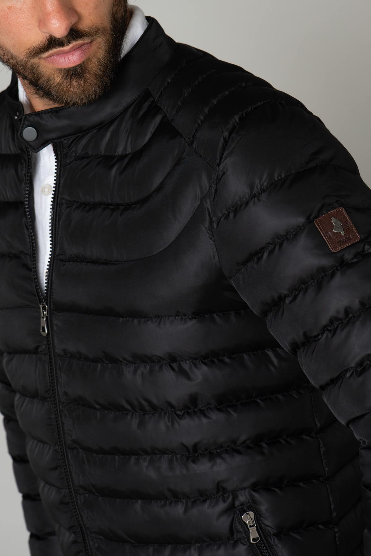 Chic black down jacket for men - Image n°6