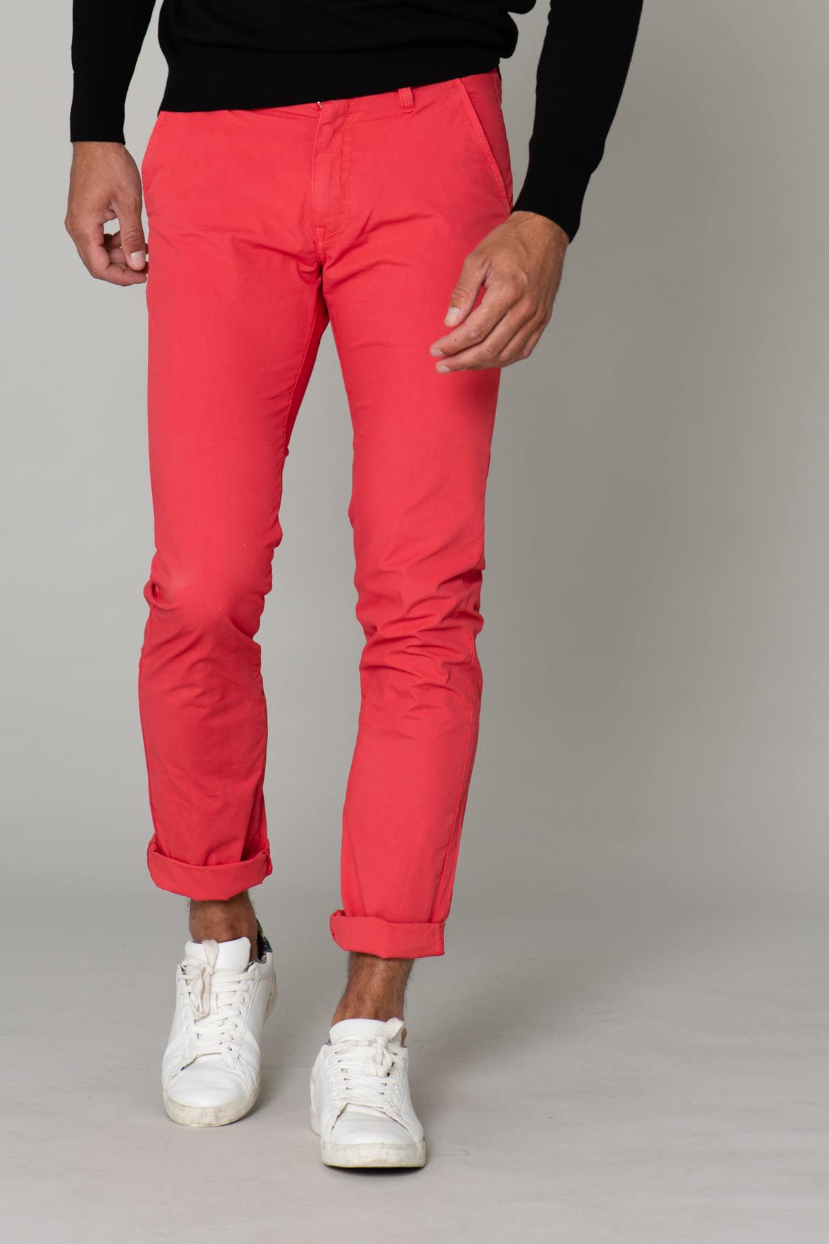 Men's red chino pants - Image n°1