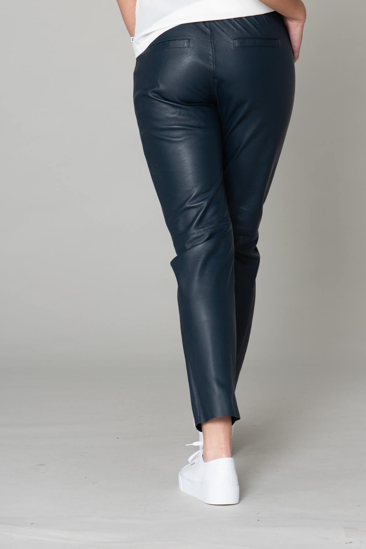 Blue leather pants with elastic waist - Image n°3