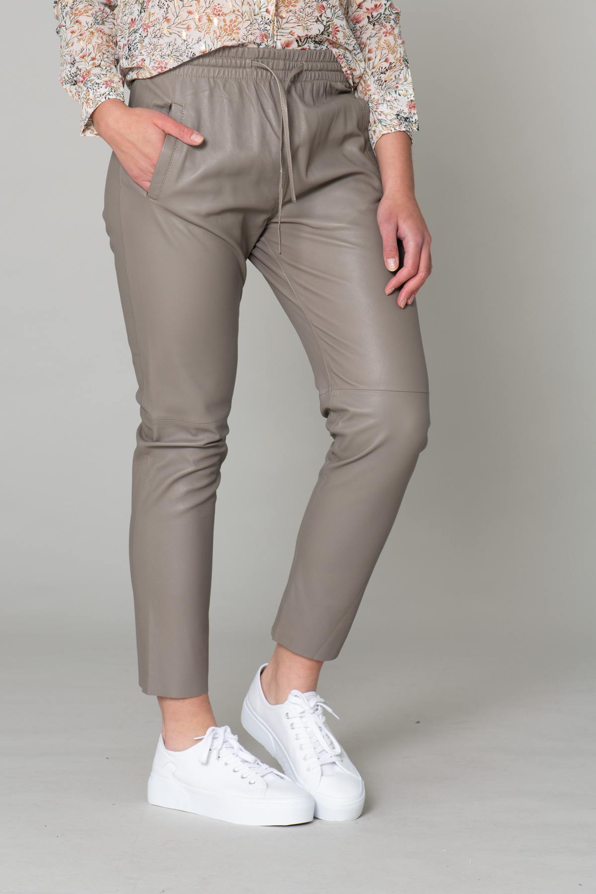 Elastic waist genuine leather pants - Image n°1