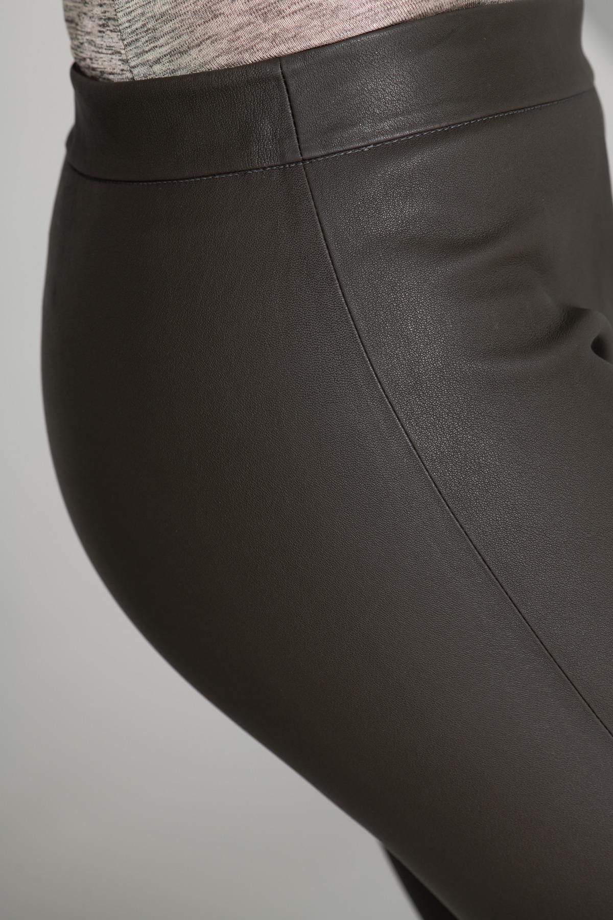 Olive green shiny leather pants - Image n°2