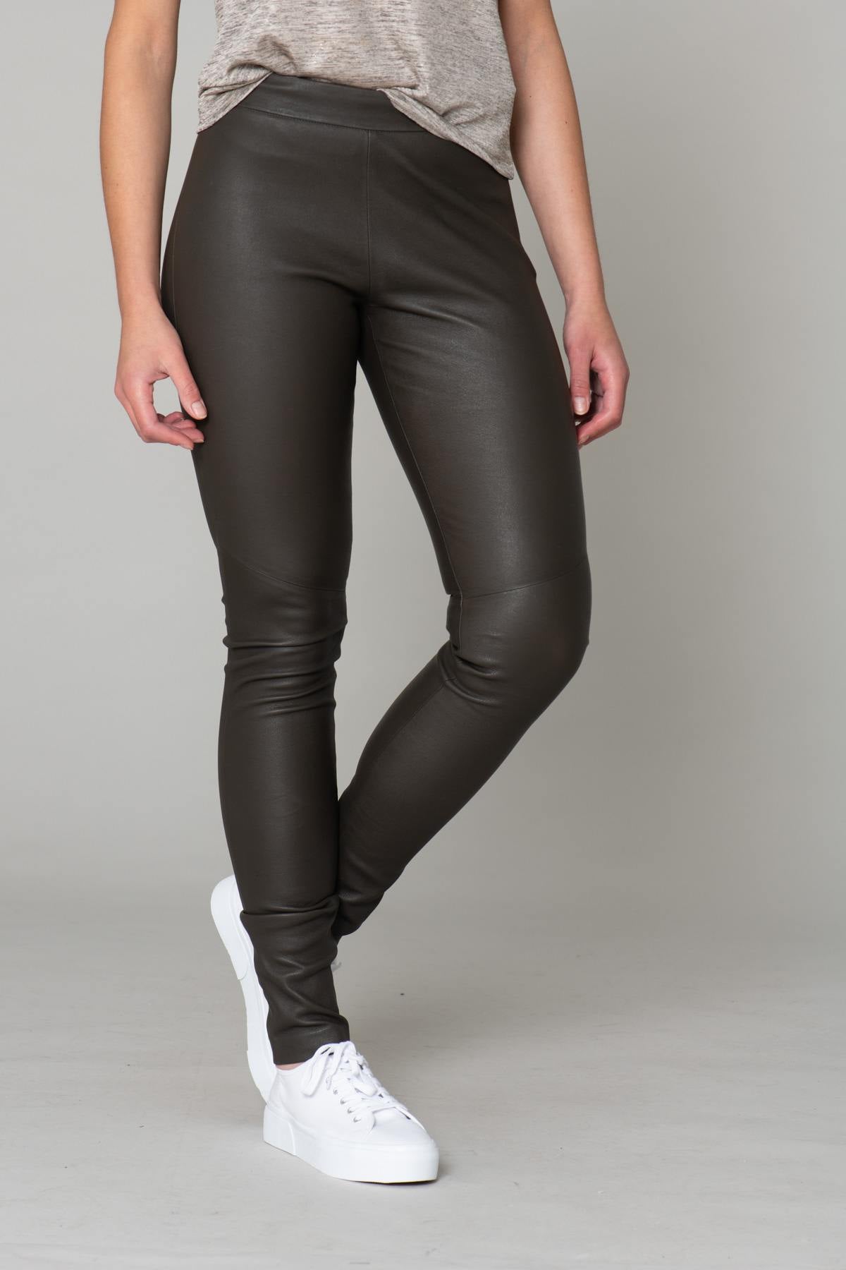 Olive green shiny leather pants - Image n°6