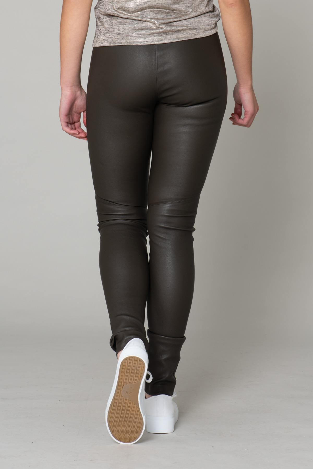 Olive green shiny leather pants - Image n°5