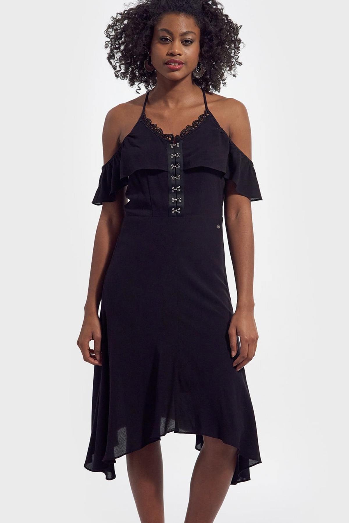 Long black off-the-shoulder dress - Image n°3