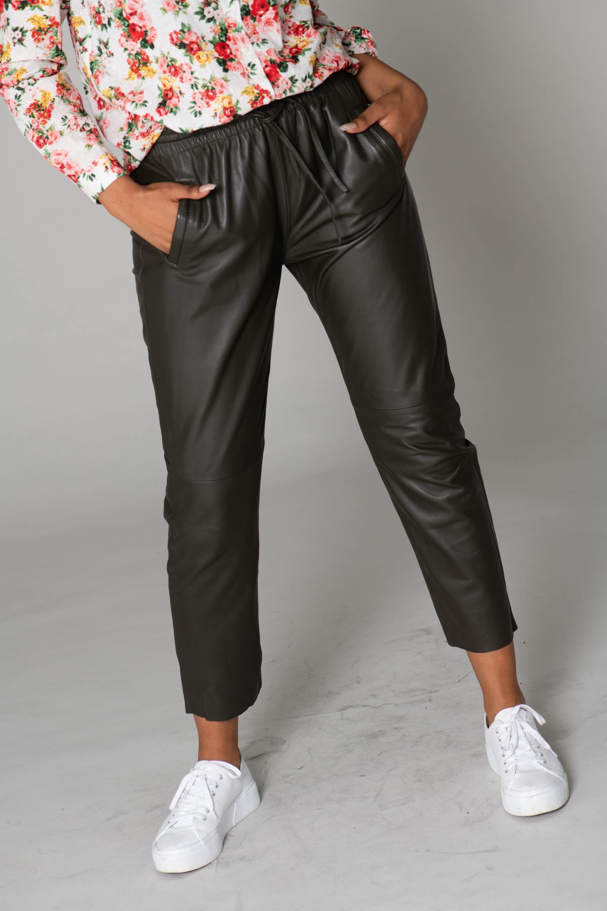 Khaki leather jogger pants - Image n°1