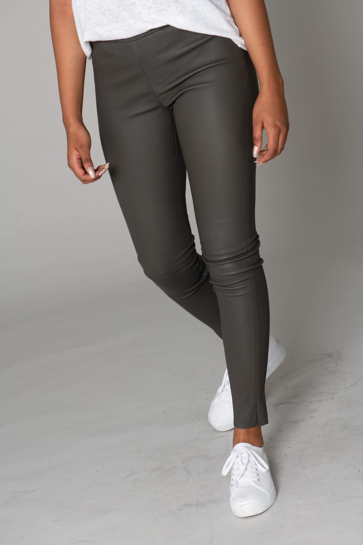 Women's sheepskin leather pants - Image n°7