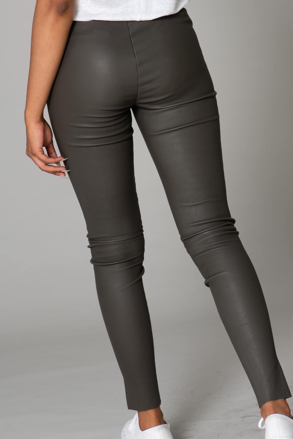 Women's sheepskin leather pants - Image n°8