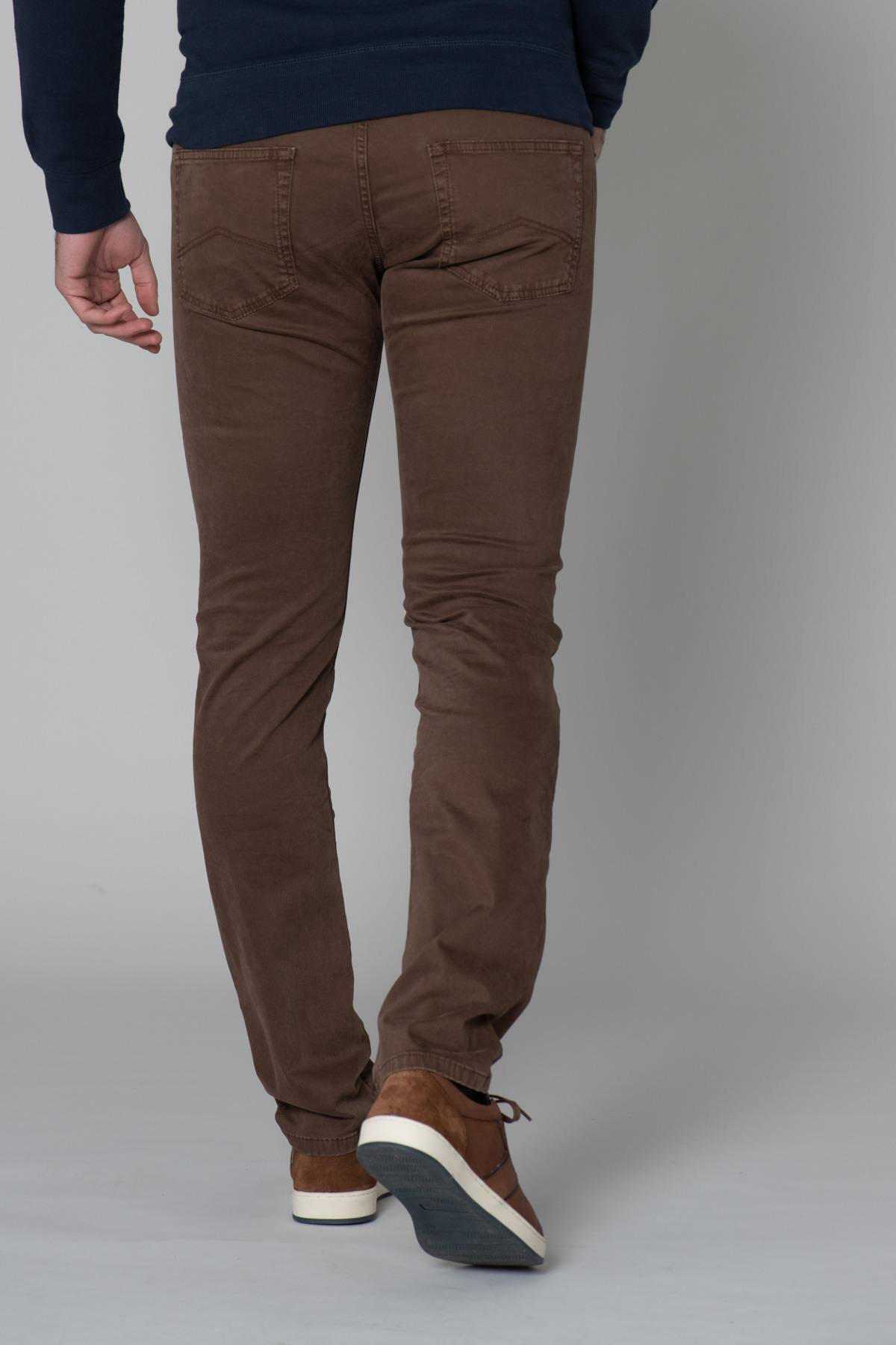 Men's brown jeans - Image n°2