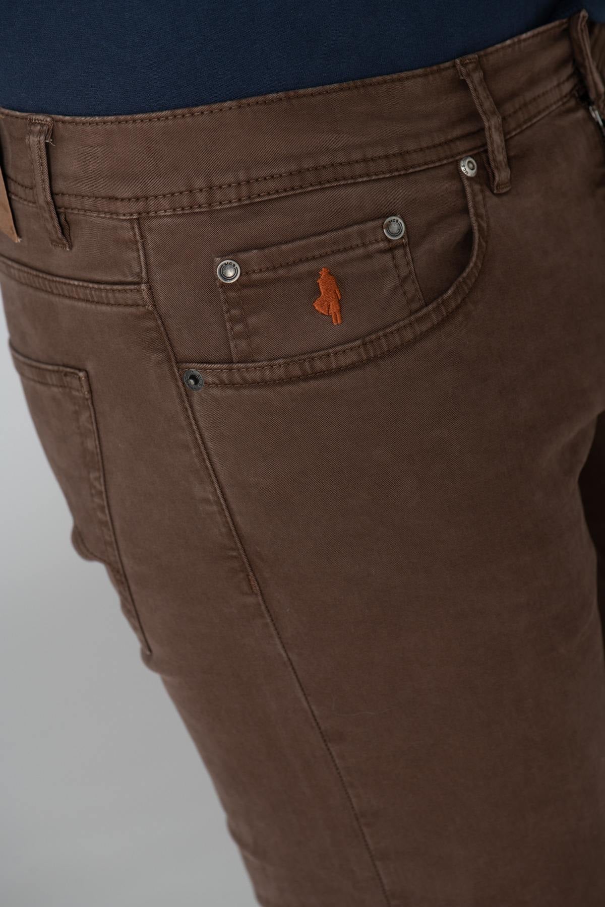 Men's brown jeans - Image n°4