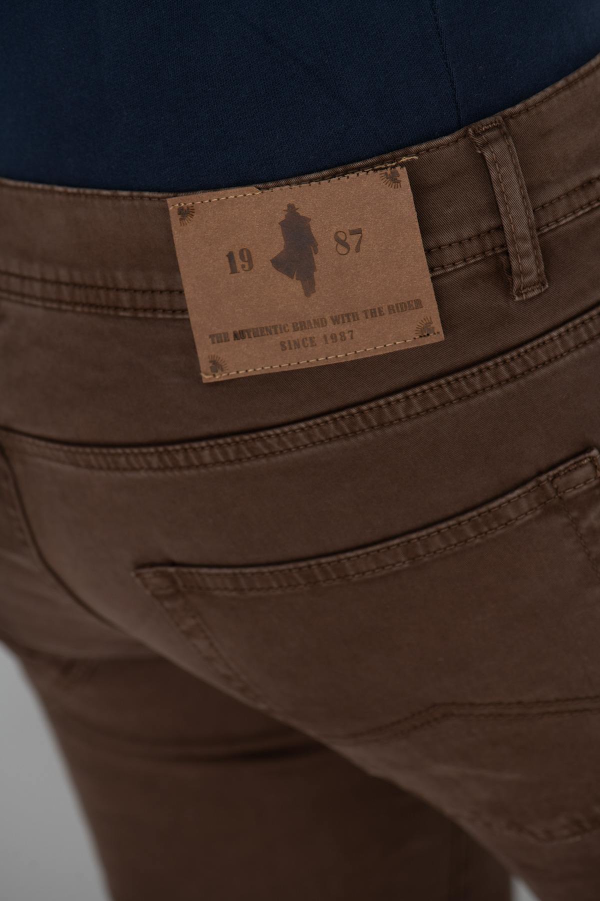 Men's brown jeans - Image n°3