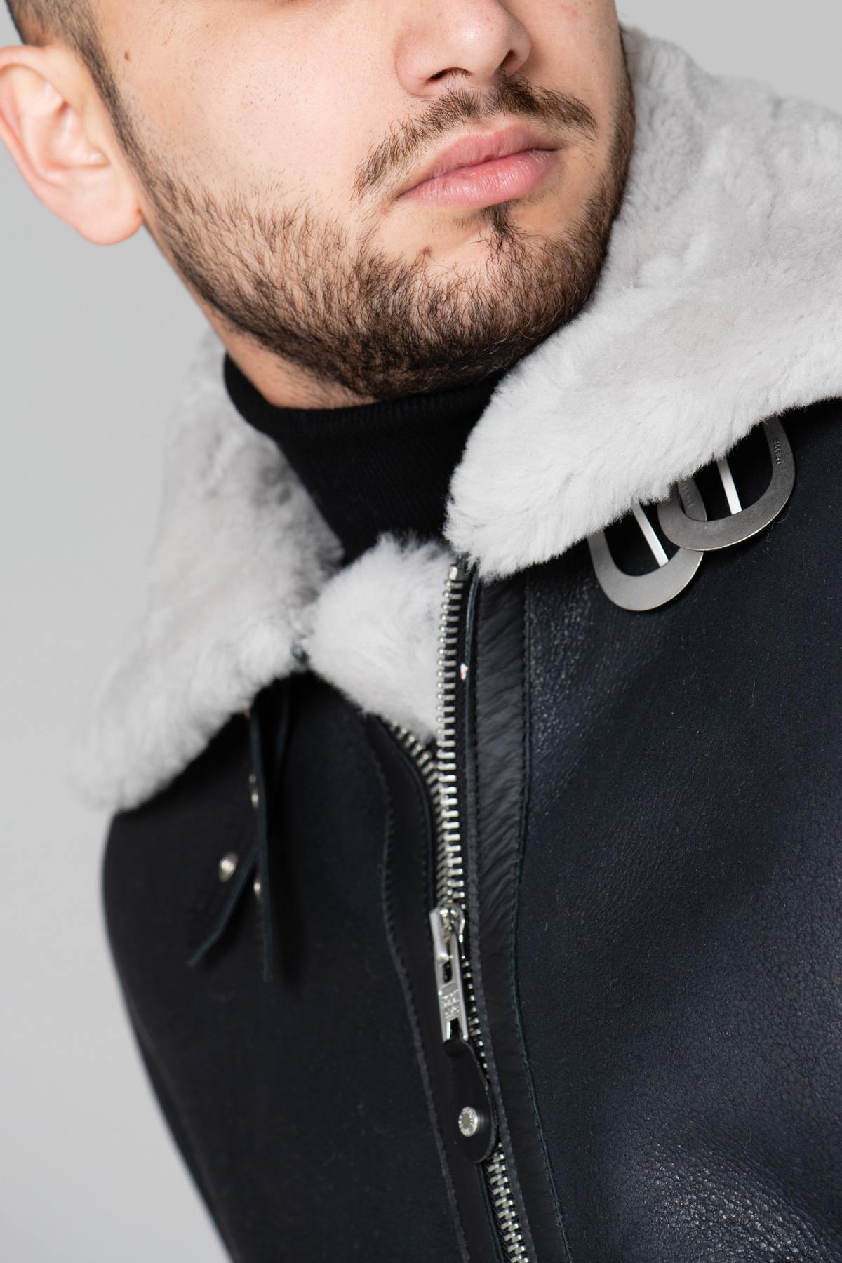 Men's black bomber jacket and white fur - Image n°3