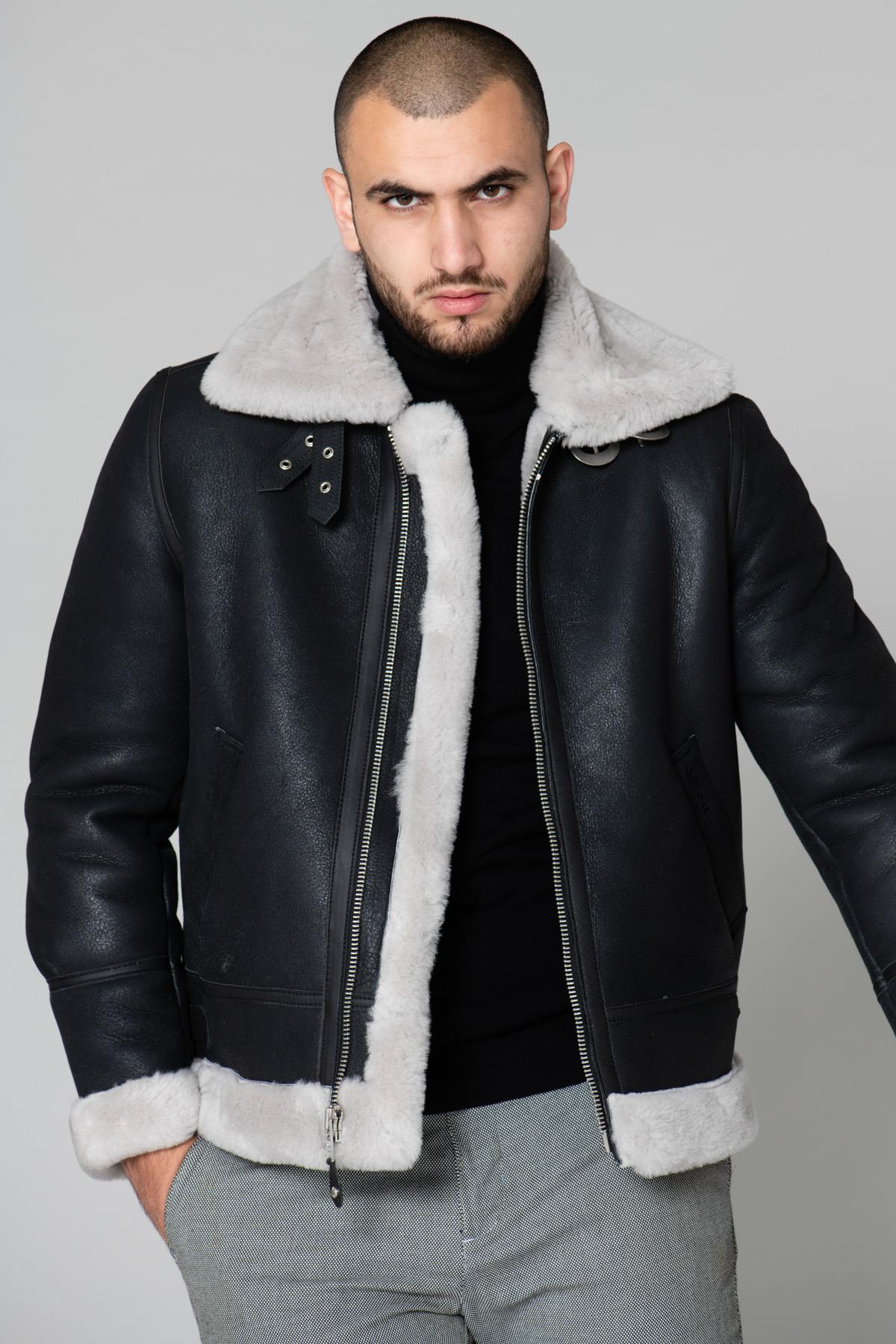 Men's black bomber jacket and white fur - Image n°1