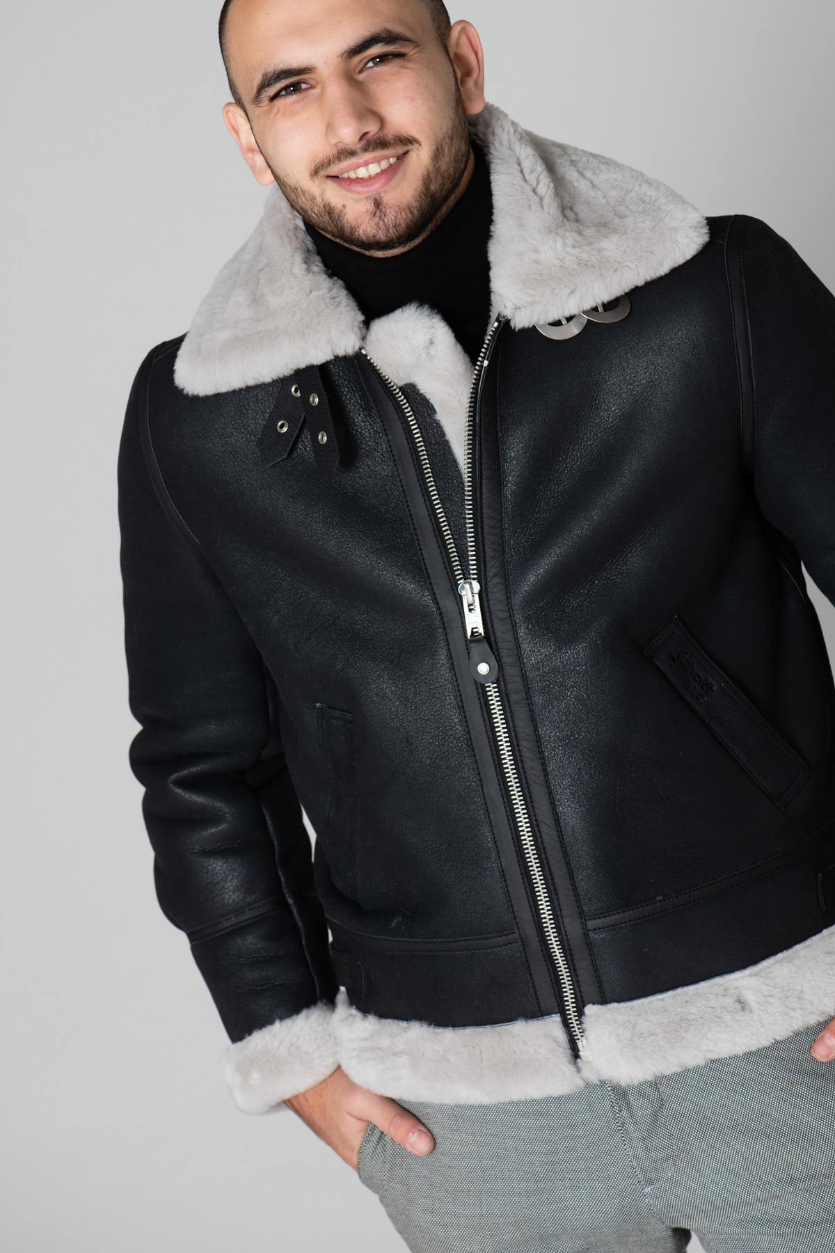 Men's black bomber jacket and white fur - Image n°6