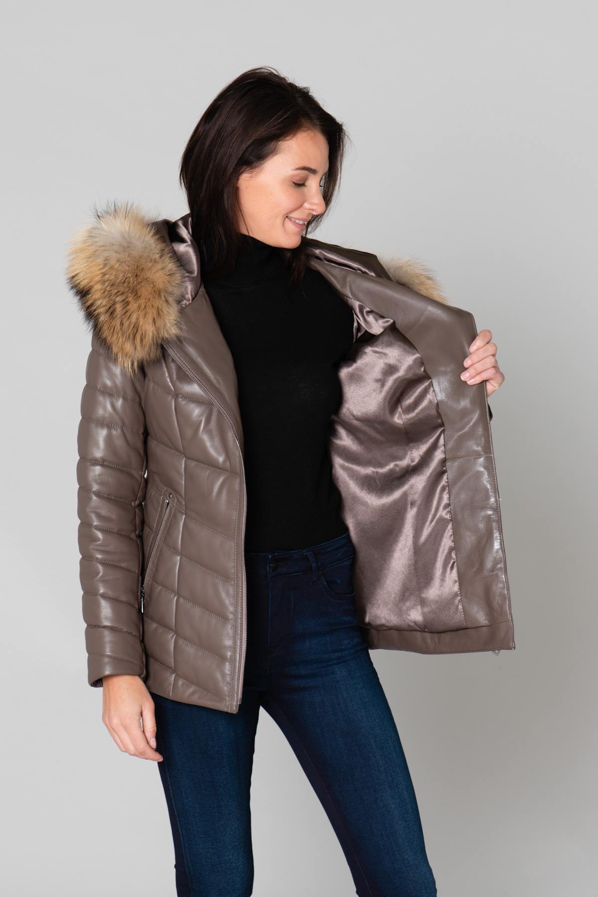 Elegant taupe-colored down jacket - Image n°5