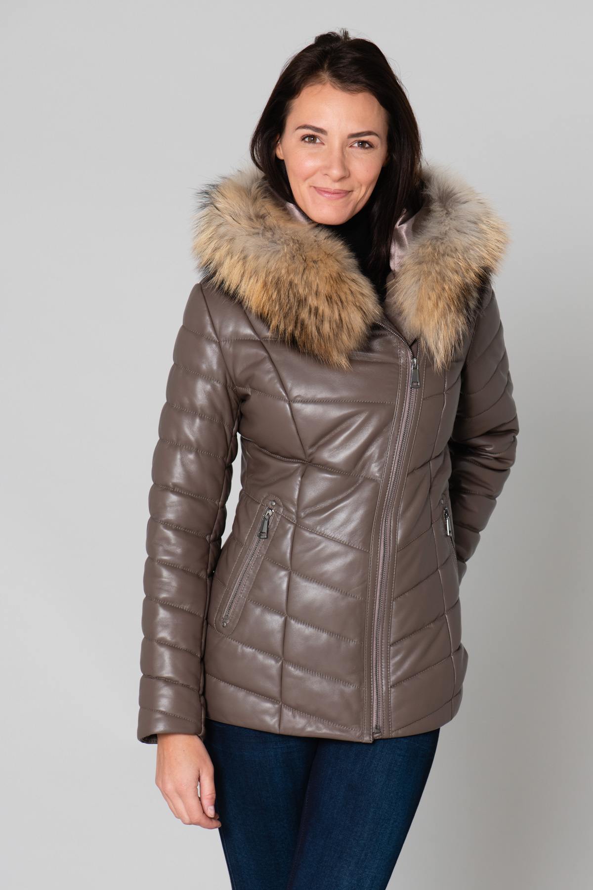 Elegant taupe-colored down jacket - Image n°6