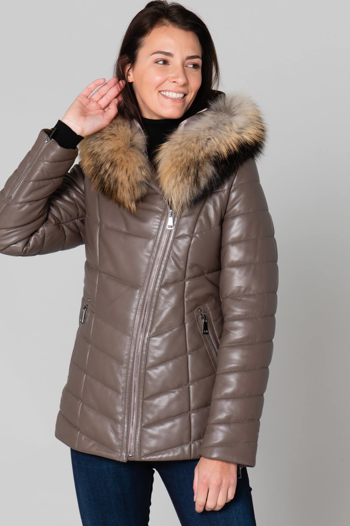 Elegant taupe-colored down jacket - Image n°2