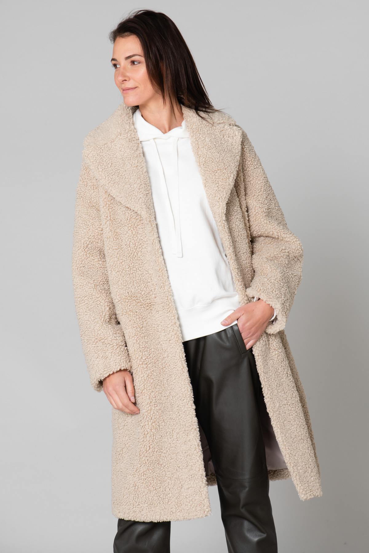 Women's faux fur coat - Image n°4