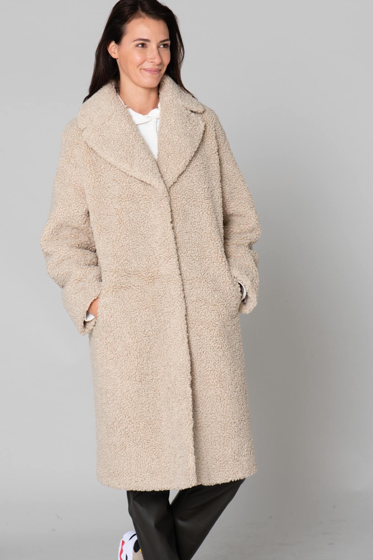 Women's faux fur coat - Image n°1