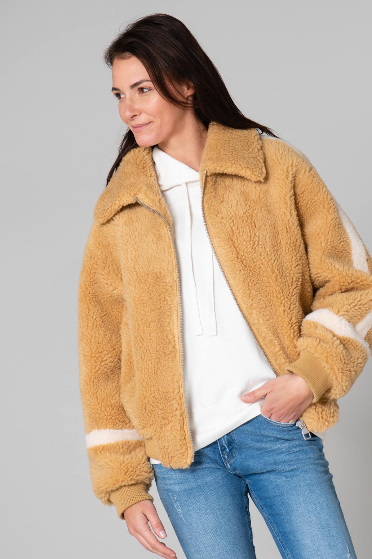 Oversized faux fur jacket - Image n°8