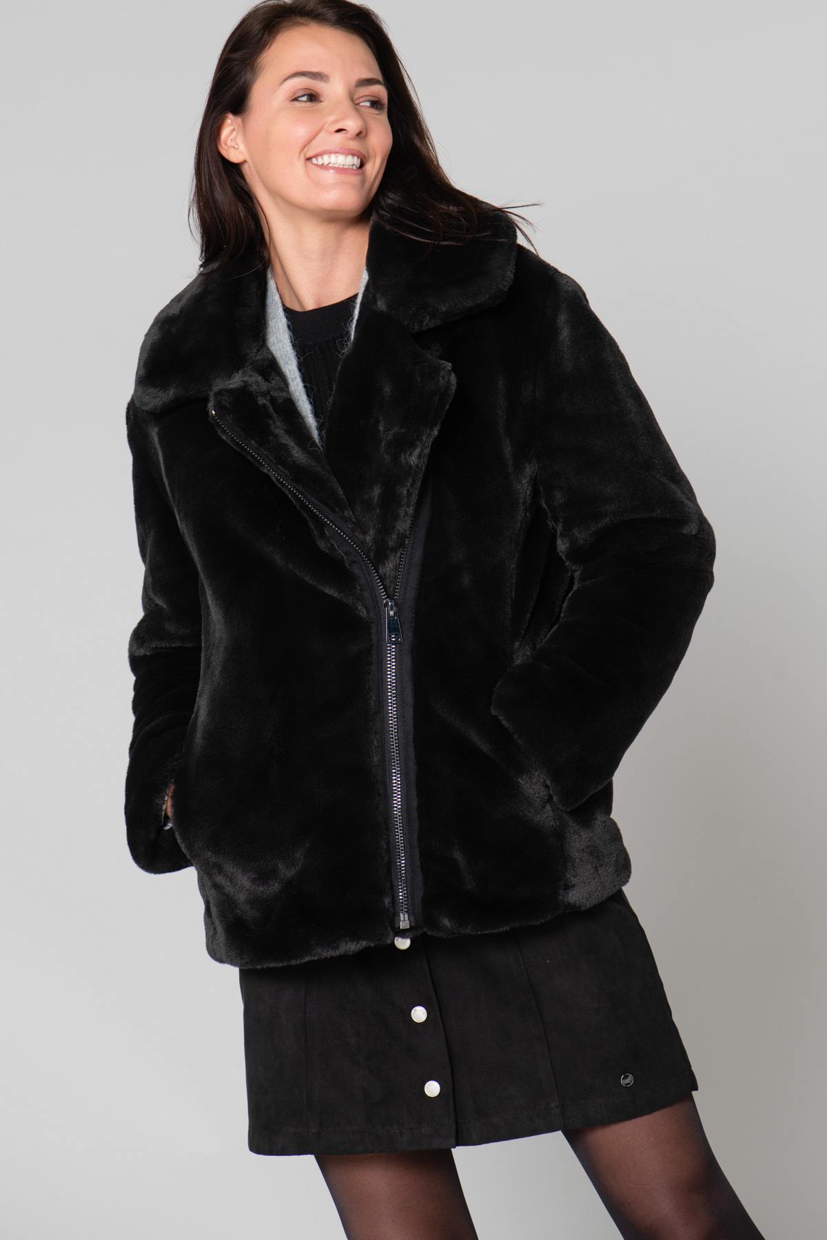 Faux fur coat - Image n°7