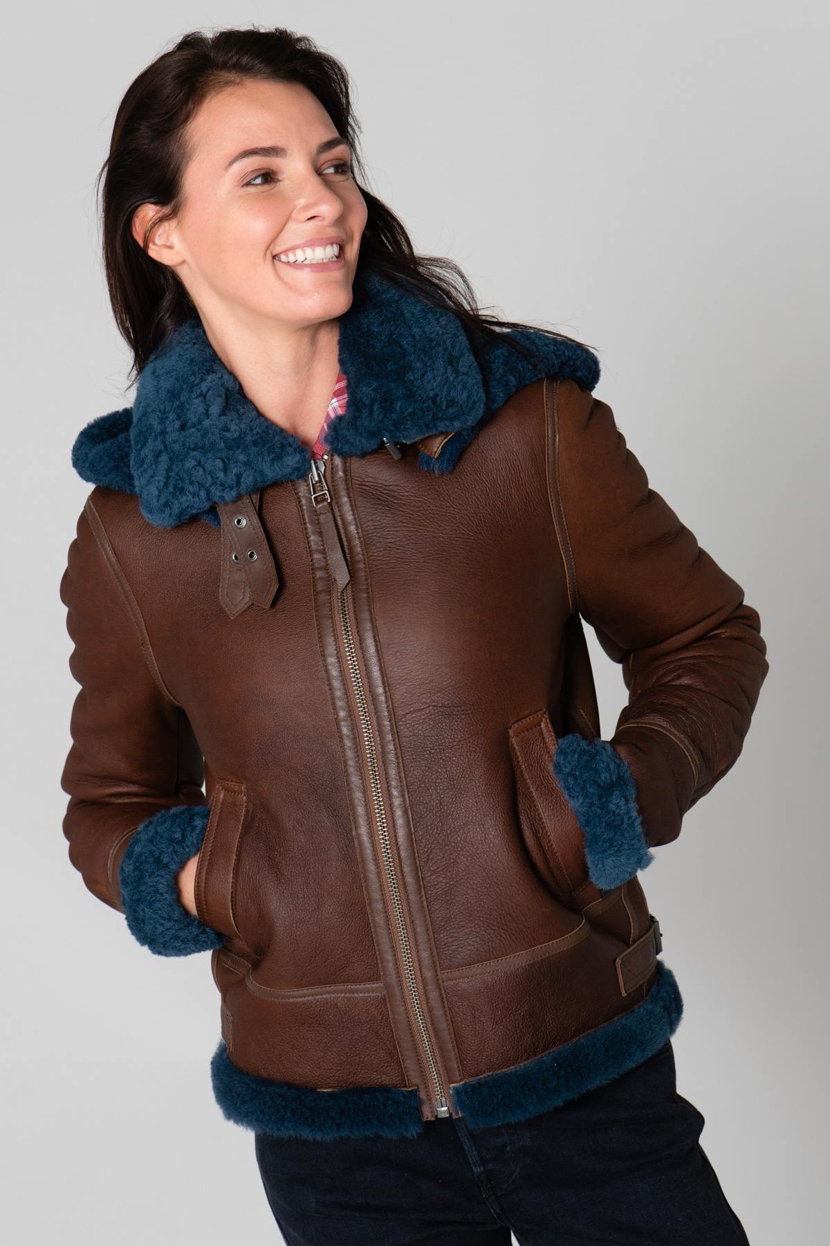 Bomber jacket in brown leather and blue fur - Image n°2