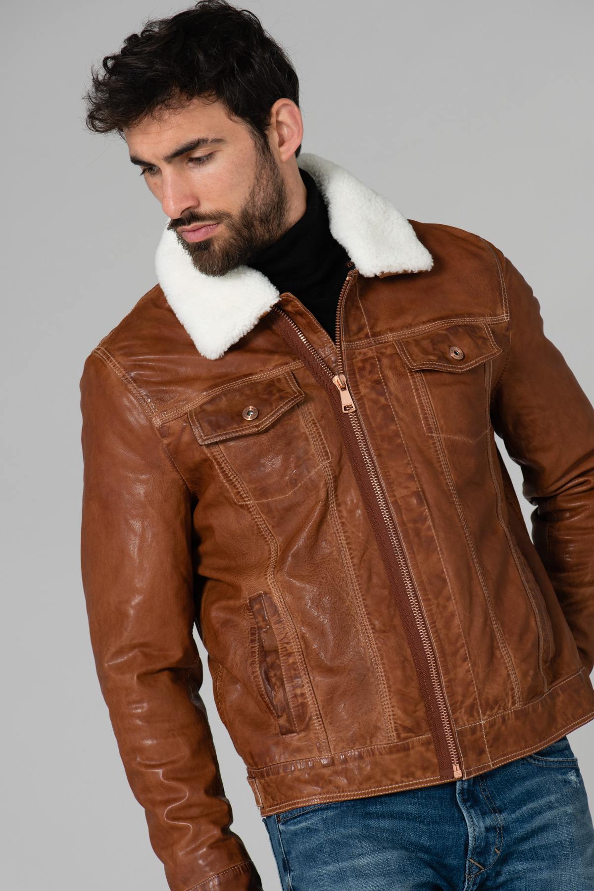 Cognac leather jacket with white fur collar - Image n°3