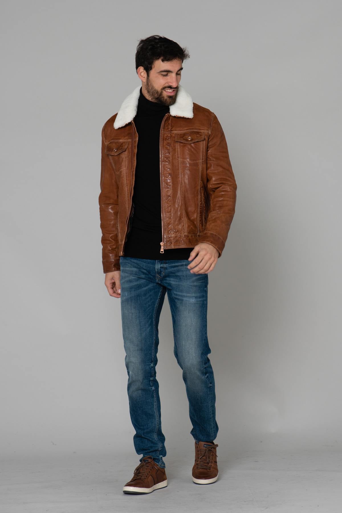 Cognac leather jacket with white fur collar - Image n°2