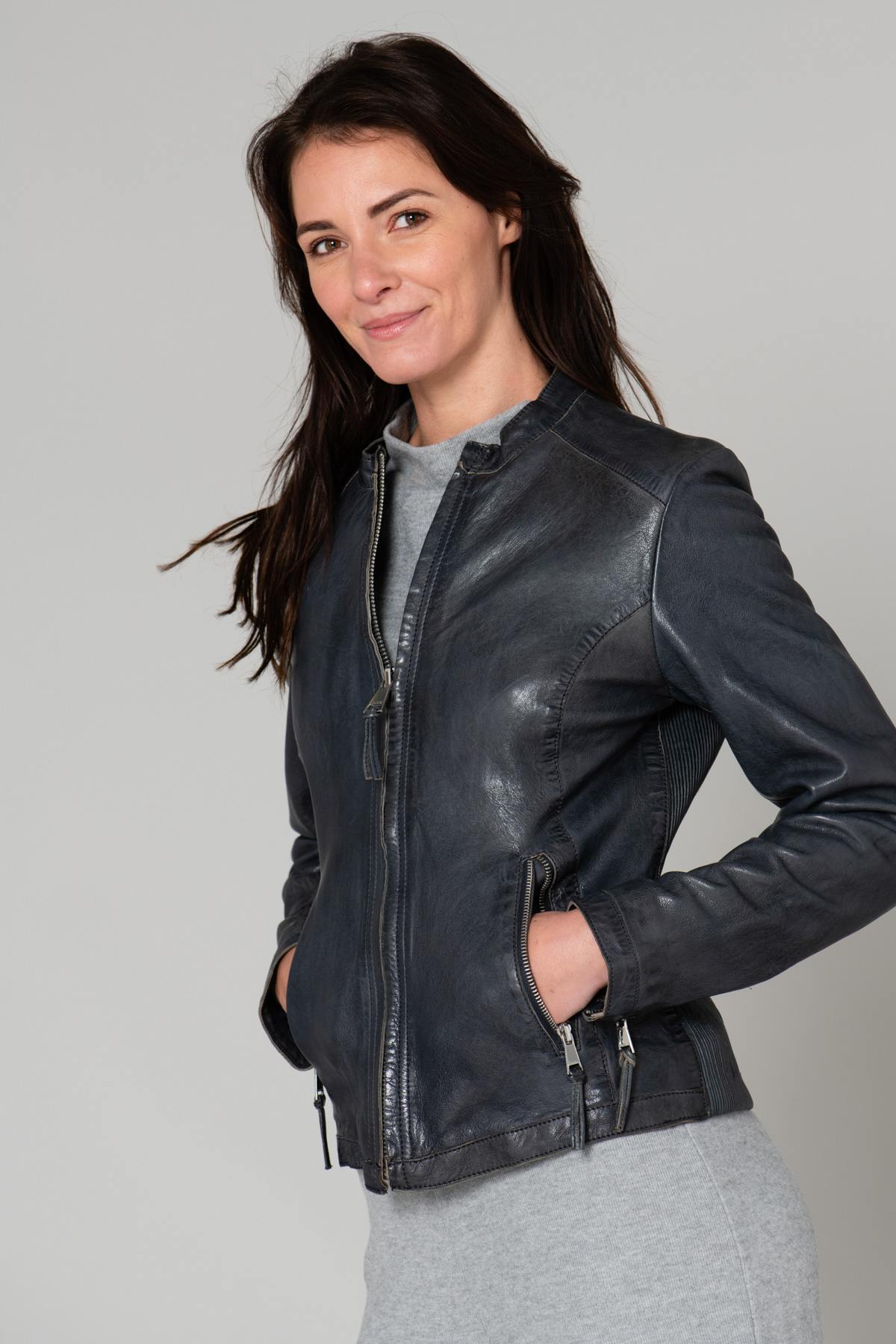 Women's navy blue leather jacket - Image n°7