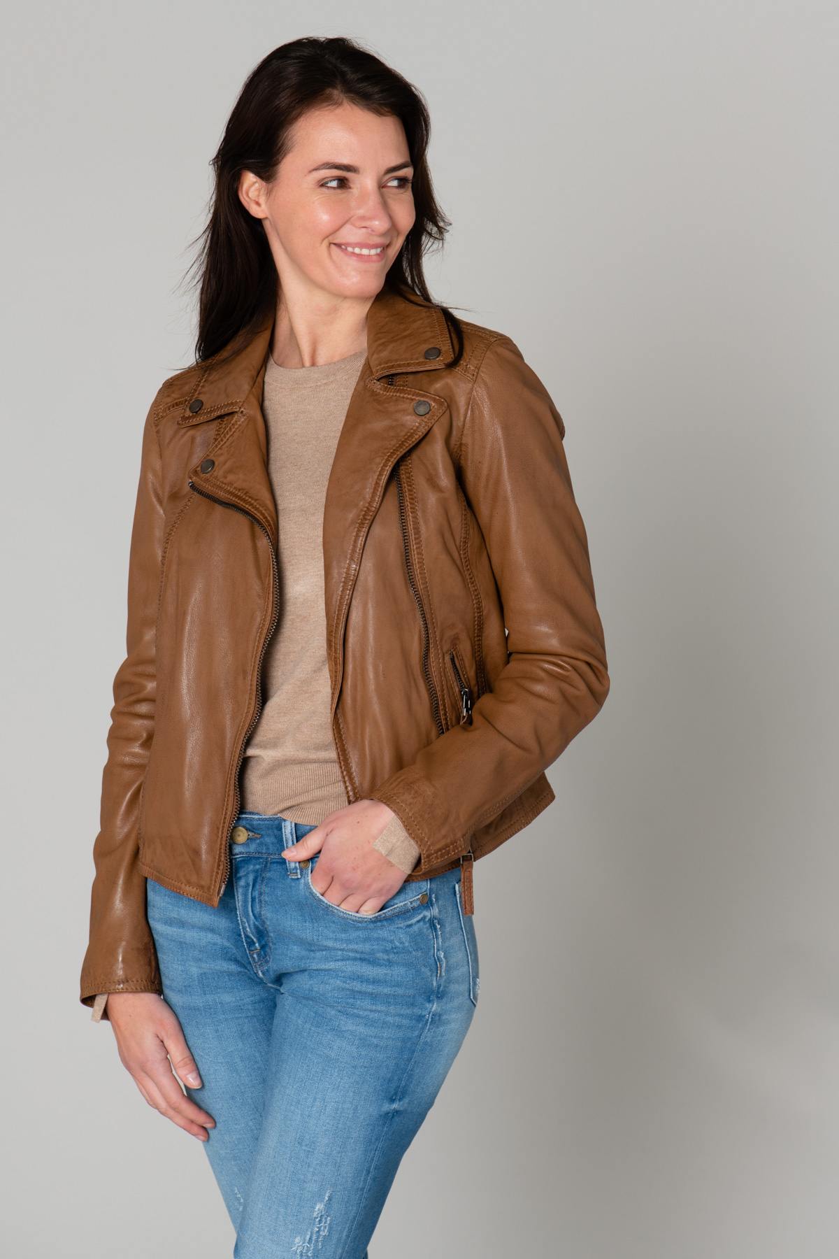 Women's cognac leather Biker Jacket - Image n°4