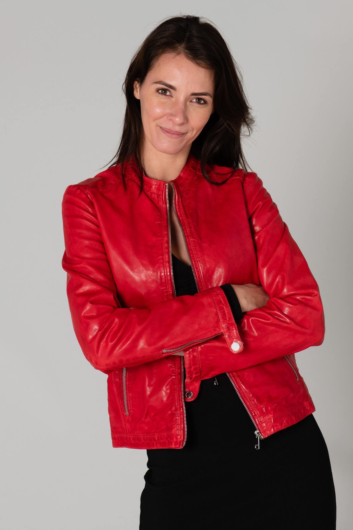 Shiny red leather jacket - Image n°1